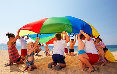 Blue Dolphin Hotel, Метаморфози, Гърция