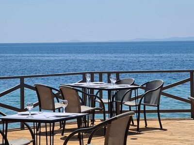 Blue Dolphin Hotel, Метаморфози, Гърция