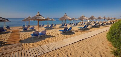 Blue Dolphin Hotel, Метаморфози, Гърция