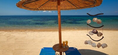 Blue Dolphin Hotel, Метаморфози, Гърция