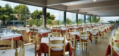 Blue Dolphin Hotel, Метаморфози, Гърция