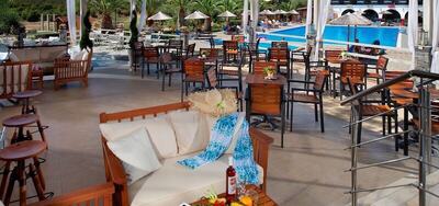 Blue Dolphin Hotel, Метаморфози, Гърция