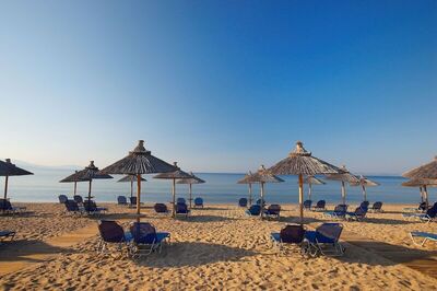 Blue Dolphin Hotel, Метаморфози, Гърция