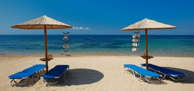 Blue Dolphin Hotel, Метаморфози, Гърция