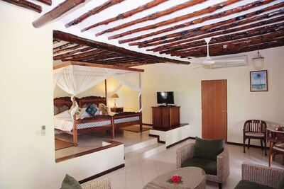 Bluebay Beach Resort And Spa - Junior Suite, Garden View