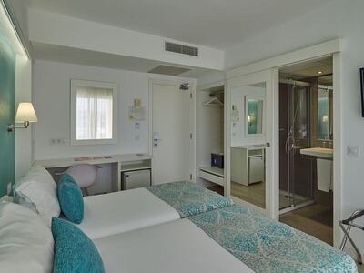 BQ Apolo Hotel - Double Room, Balcony (2 adults + 1 child)