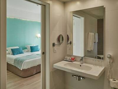 BQ Apolo Hotel - Double Room, Balcony (2 adults + 1 child)