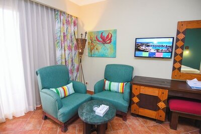 Carols Beau Rivage Hotel - Deluxe Double Or Twin Room, Sea View