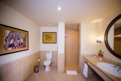 Carols Beau Rivage Hotel - Deluxe Double Or Twin Room, Sea View