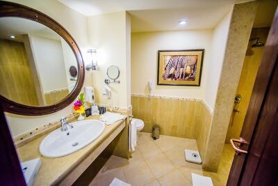Carols Beau Rivage Hotel - Executive Suite, 2 Bedrooms - Beach View