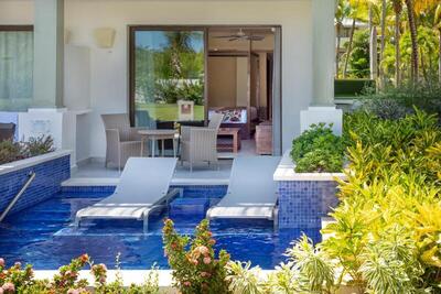 Catalonia Royal Bavaro - Adults Only - Deluxe Junior Suite & Swimming Pool