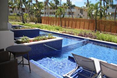 Catalonia Royal Bavaro - Adults Only - Deluxe Junior Suite & Swimming Pool