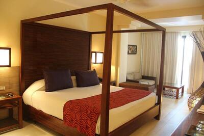 Catalonia Royal Bavaro - Adults Only - Premium Junior Suite.