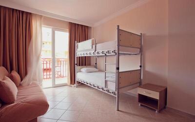 Catty Cats Garden Hotel - One-Bedroom Apartment