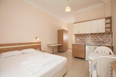 Catty Cats Garden Hotel - Studio