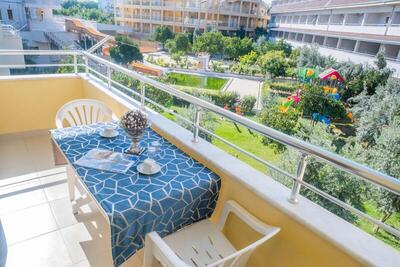Catty Cats Garden Hotel - Apartment With Pool View 