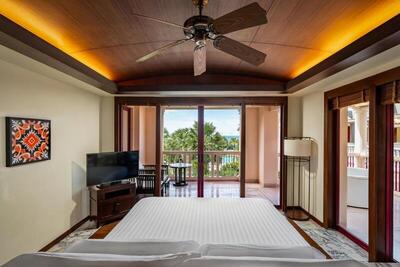 Centara Grand Beach Resort Phuket - SHA Plus - Premier Spa King