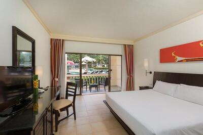 Centara Kata Resort Phuket - ONE BEDROOM FAMILY SUITE POOLSIDE - KING