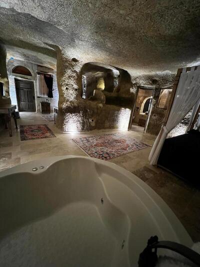 Chakra Special Caves - King Suite