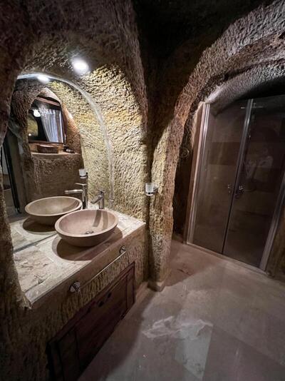 Chakra Special Caves - King Suite