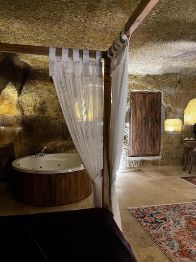 Chakra Special Caves - King Suite