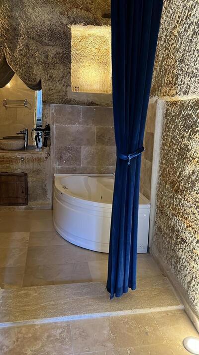 Chakra Special Caves - Suite With Spa Bath