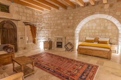 Chakra Special Caves - King Suite