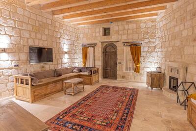 Chakra Special Caves - King Suite