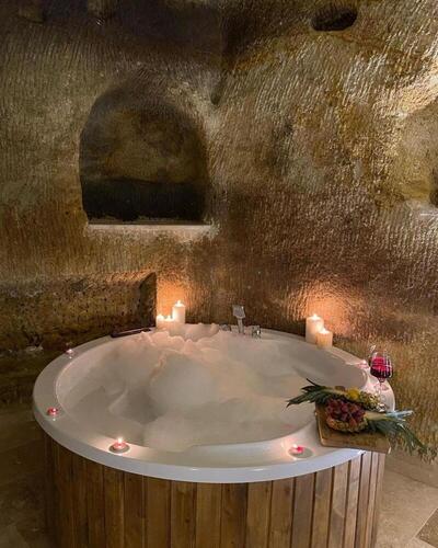 Chakra Special Caves - King Suite