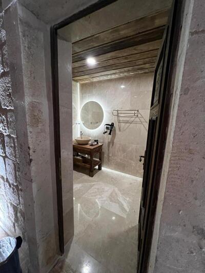 Chakra Special Caves - King Suite