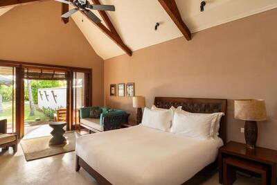 Constance Lemuria - Two-Bedroom Villa with Private Pool