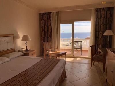 Continental Plaza Beach Resort - Deluxe Double Room With Beach Front View