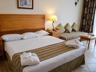 Continental Plaza Beach Resort - Single Room with Pool View