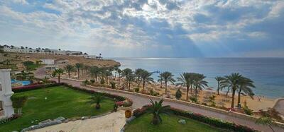 Continental Plaza Beach Resort - Deluxe Double Room With Beach Front View