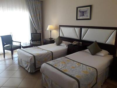 Continental Plaza Beach Resort - Deluxe Double Room With Beach Front View