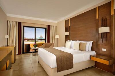 Coral Sea Aqua Club Resort - Standard Room