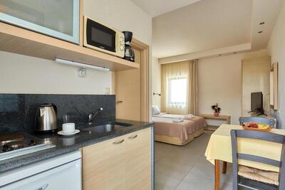 Creteco Hotel & Suites - Studio with Pool View