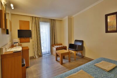 Crystal Flora Beach Resort – All Inclusive, Кемер, Турция