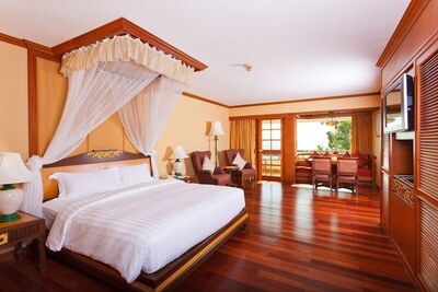 Diamond Cliff Resort & Spa, Patong Beach - Grand Suite, Jetted Tub (Grand Jacuzzi Suite)