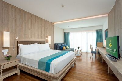 Diamond Cliff Resort & Spa, Patong Beach - Super Deluxe