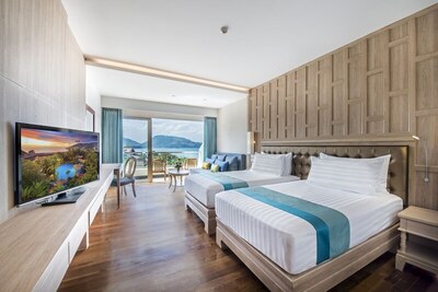 Diamond Cliff Resort & Spa, Patong Beach - Super Deluxe, Seaview