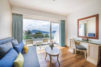 Diamond Cliff Resort & Spa, Patong Beach - Super Deluxe, Seaview
