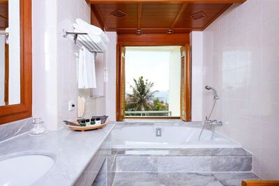 Diamond Cliff Resort & Spa, Patong Beach, , Тайланд