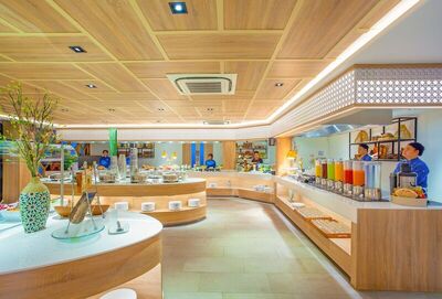 Diamond Cliff Resort & Spa, Patong Beach, , Тайланд
