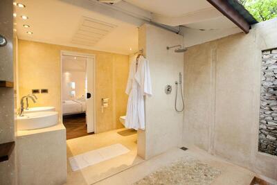 Diamonds Thudufushi Maldives Resort & Spa - Beach Front Junior Suite 