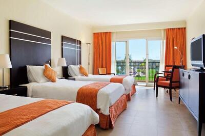 DoubleTree by Hilton Sharks Bay Resort - Deluxe Triple Room with Three Single Beds