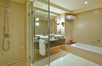 DoubleTree by Hilton Sharks Bay Resort - Deluxe Triple Room with Three Single Beds