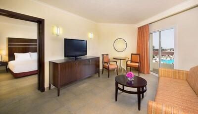 DoubleTree by Hilton Sharks Bay Resort - Diamond One-Bedroom Suite - Pool View