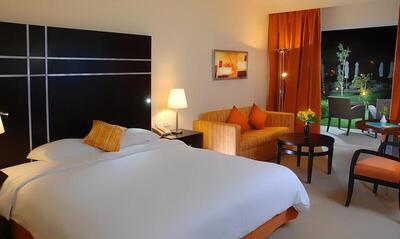 DoubleTree by Hilton Sharks Bay Resort - Deluxe Family Room with Pool View