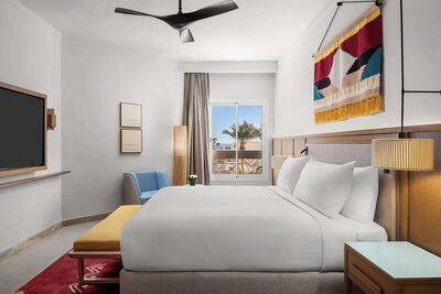 DoubleTree by Hilton Sharm El Sheikh - Sharks Bay Resort - Premium Suite, King Bed, Pool View, Beachside